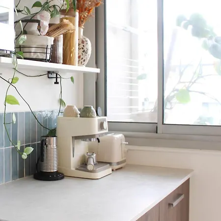 Bright Parisian Getaway Near The Seine Paryż