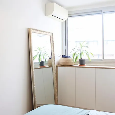 Bright Parisian Getaway Near The Seine *