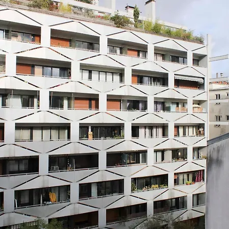 Apartament Bright Parisian Getaway Near The Seine *