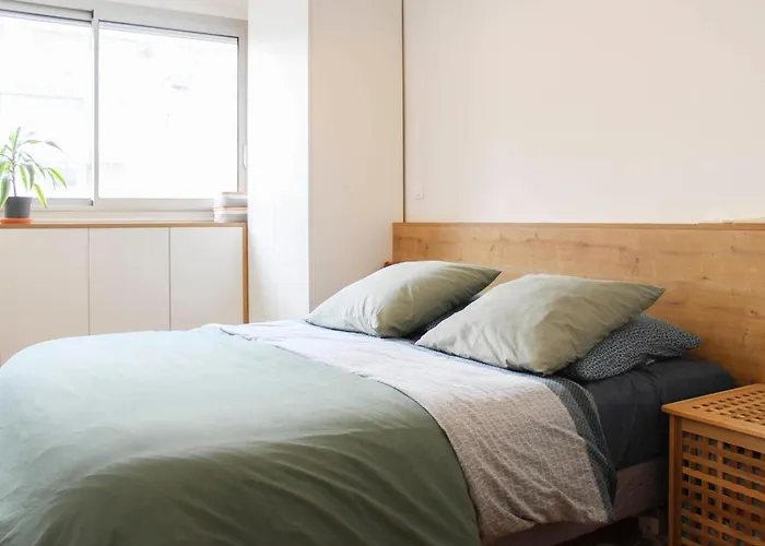 Bright Parisian Getaway Near The Seine * 巴黎